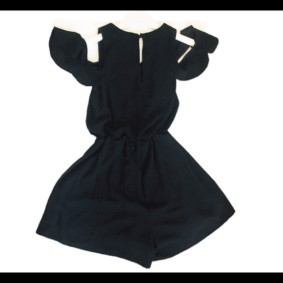 SIENNA SKY (Anthro) Boho Flutter Romper With Cold Shoulder Detail Black Sz Small - Picture 8 of 9